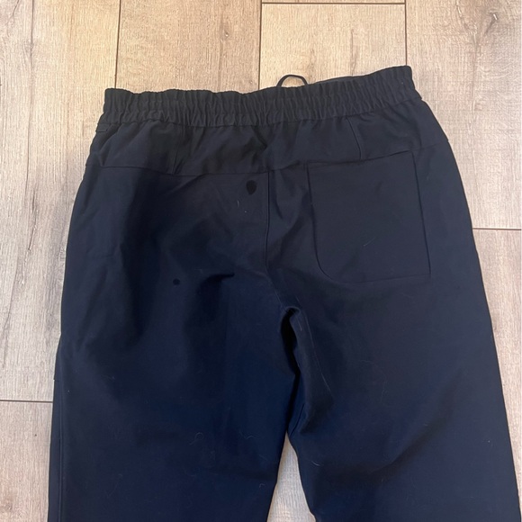 Men’s lululemon pants - Picture 6 of 6